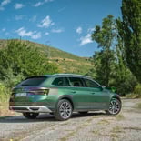 Skoda Superb Scout 2.0 TSI 272 CV DSG 4x4 - Miniatura 11