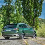 Skoda Superb Scout 2.0 TSI 272 CV DSG 4x4 - Miniatura 6