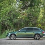 Skoda Superb Scout 2.0 TSI 272 CV DSG 4x4 - Miniatura 1