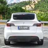 Tesla Model Y - Miniatura 13