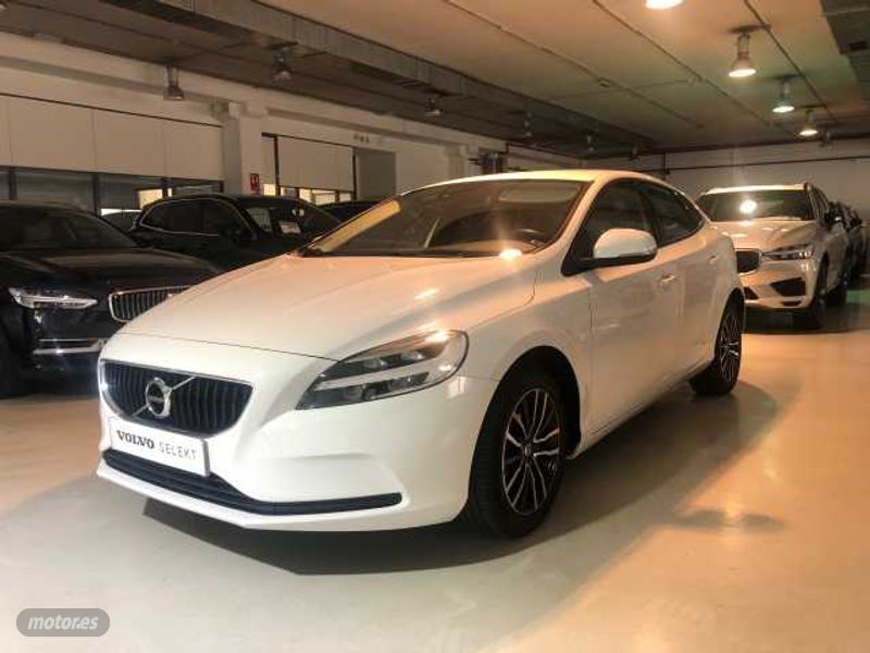 Volvo blanco  de segunda mano - volvo v 40 2019 / 98.000km.