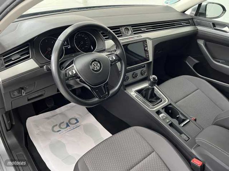 volkswagen passat 2019 / 54.000km. foto grande (2)
