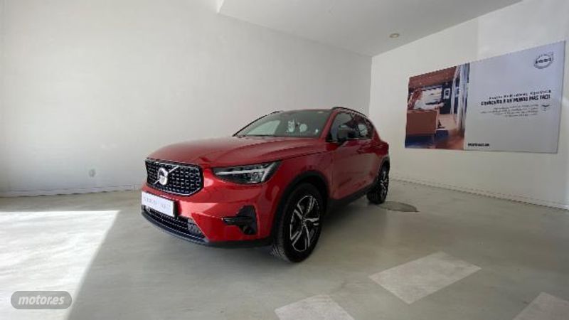 volvo xc40 2023 / 38.452km. foto grande (2)