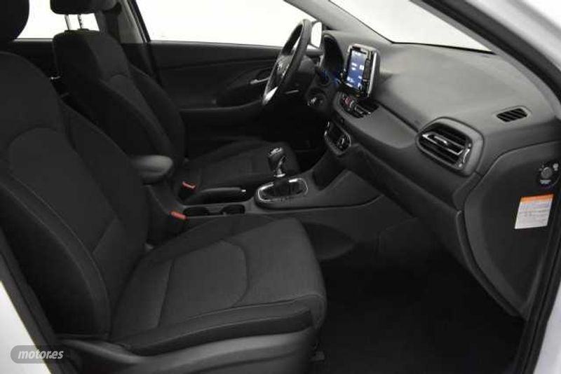 hyundai i30 2024 / 4.554km. foto grande (3)
