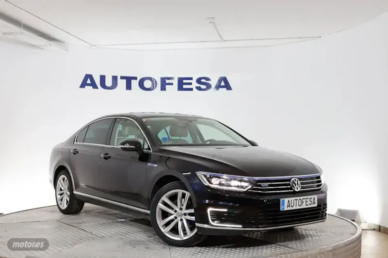 volkswagen passat 2018 / 98.064km. foto grande (3)