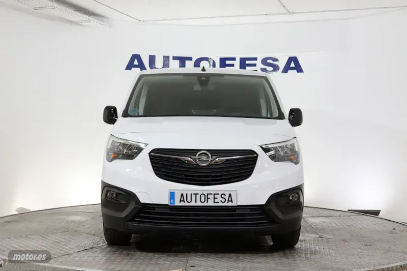 opel combo 2023 / 15.900km. foto grande (2)