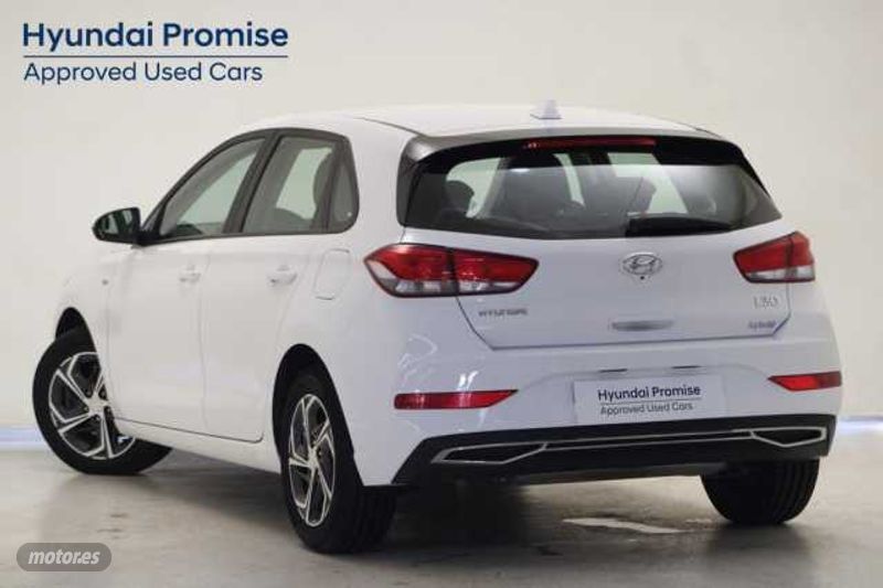 hyundai i30 2022 / 22.158km. foto grande (3)