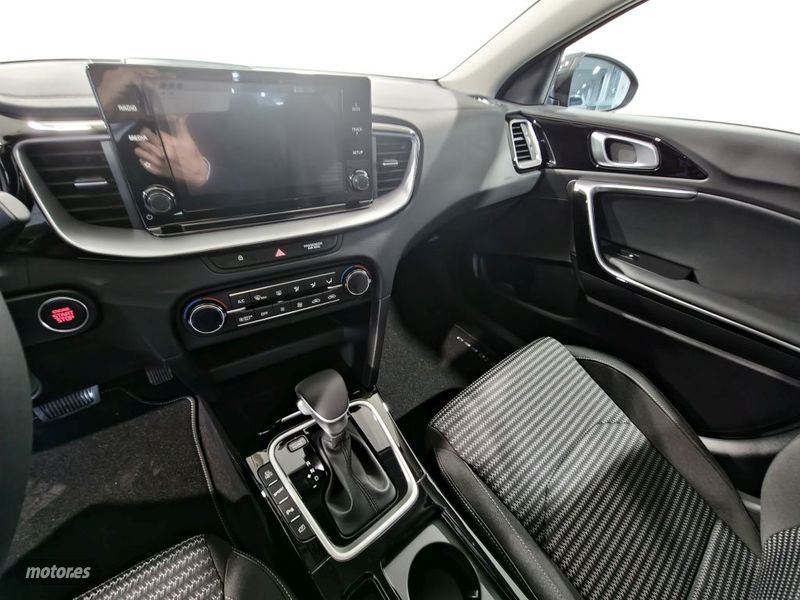 Kia XCeed 1.6 PHEV eDrive - Miniatura 13