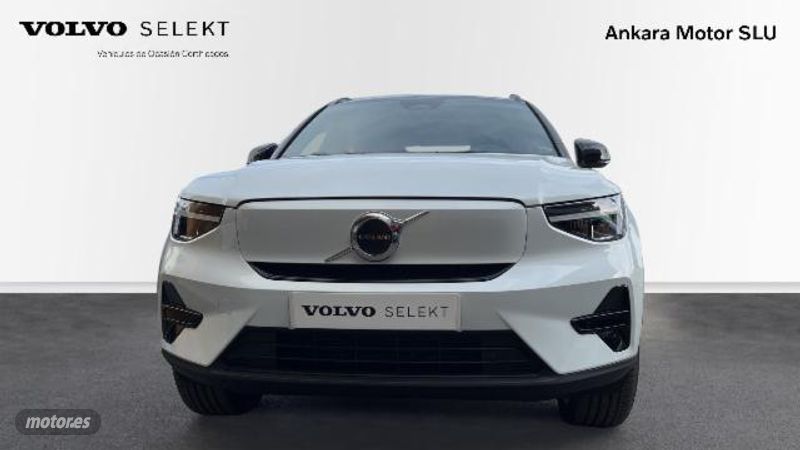 volvo xc40 2022 / 13.987km. foto grande (3)