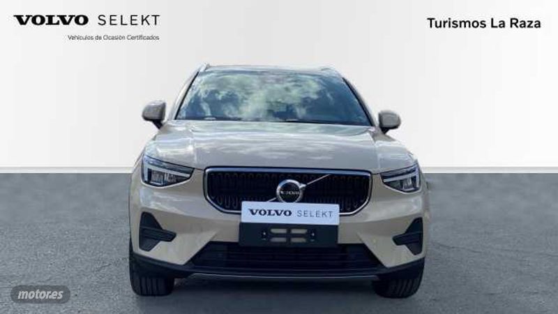 volvo xc40 xc40 core, b3 mild hybrid, gasolina de 2024 con 10 km por 38.900 eur. en sevilla foto grande (3)