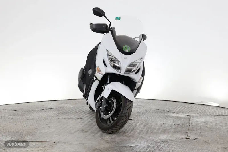 suzuki burgman 2019 / 18.300km. foto grande (2)