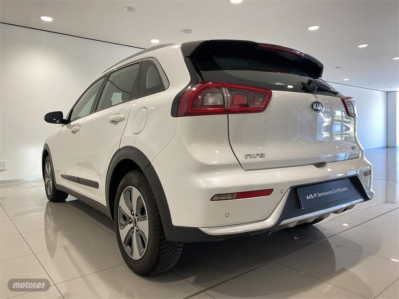 Kia Niro 1.6 GDi HEV 104kW (141CV) Drive - Miniatura 10
