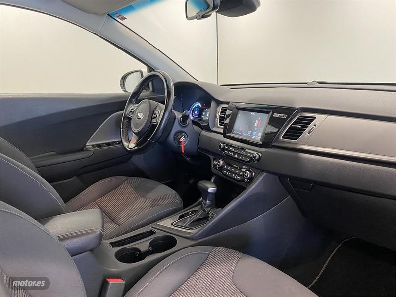 Kia Niro 1.6 GDi HEV 104kW (141CV) Drive - Miniatura 3