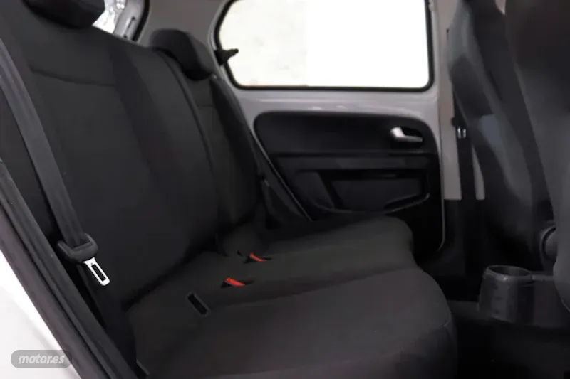 Volkswagen e-up! - foto 18