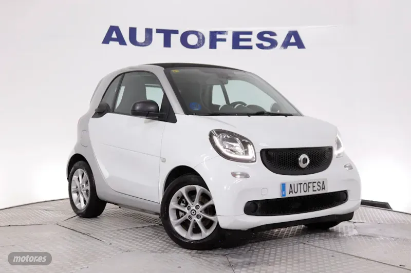 smart fortwo 2018 / 29.500km. foto grande (3)