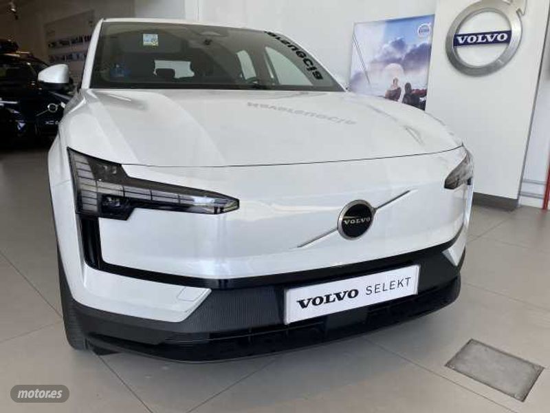 volvo ex30 2024 / 6.500km. foto grande (3)