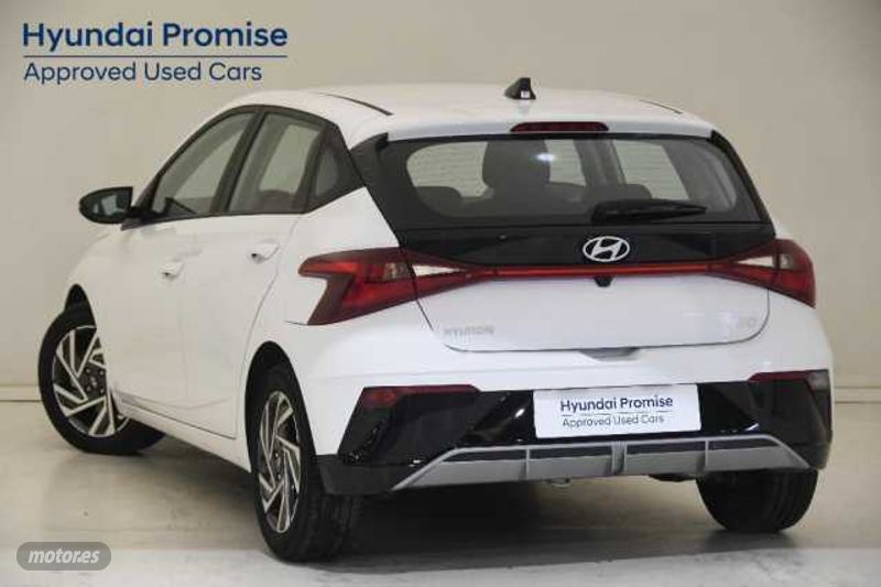 hyundai i20 1.0 tgdi klass 100 de 2024 con 18.953 km por 17.500 eur. en madrid foto grande (3)