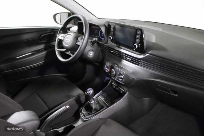 hyundai i20 1.0 tgdi klass 100 de 2024 con 13.656 km por 18.700 eur. en barcelona foto grande (3)