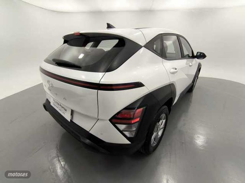 hyundai kona 1.6 gdi maxx dt de 2024 con 8.442 km por 26.900 eur. en barcelona foto grande (2)