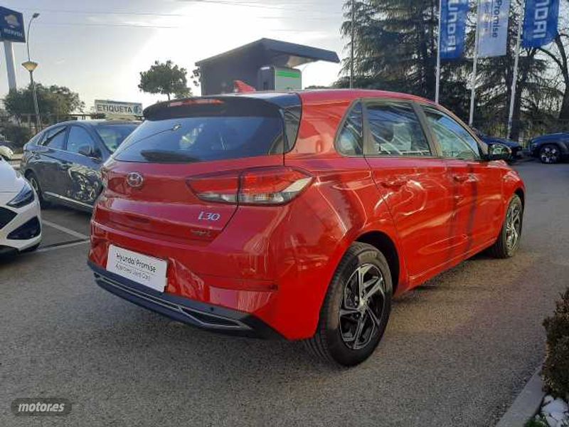 hyundai i30 1.0 tgdi klass 48v 120 de 2024 con 22.570 km por 19.990 eur. en madrid foto grande (2)