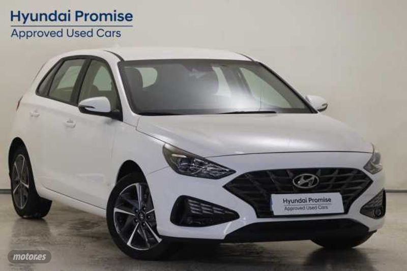 hyundai i30 1.5 dpi klass slx 110 de 2024 con 8.064 km por 19.600 eur. en alicante foto grande (2)
