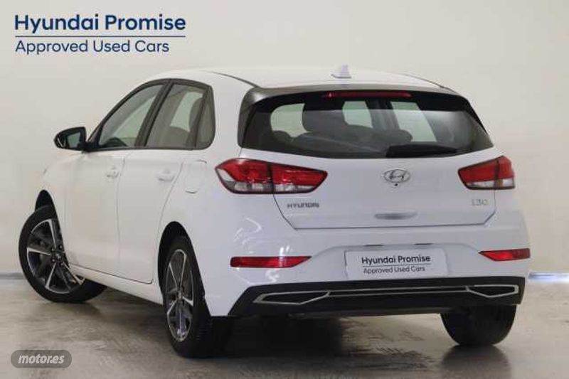 hyundai i30 1.5 dpi klass slx 110 de 2024 con 8.064 km por 19.600 eur. en alicante foto grande (3)