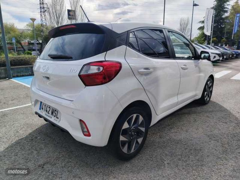 hyundai i10 1.0 mpi klass de 2024 con 7.519 km por 14.860 eur. en madrid foto grande (2)