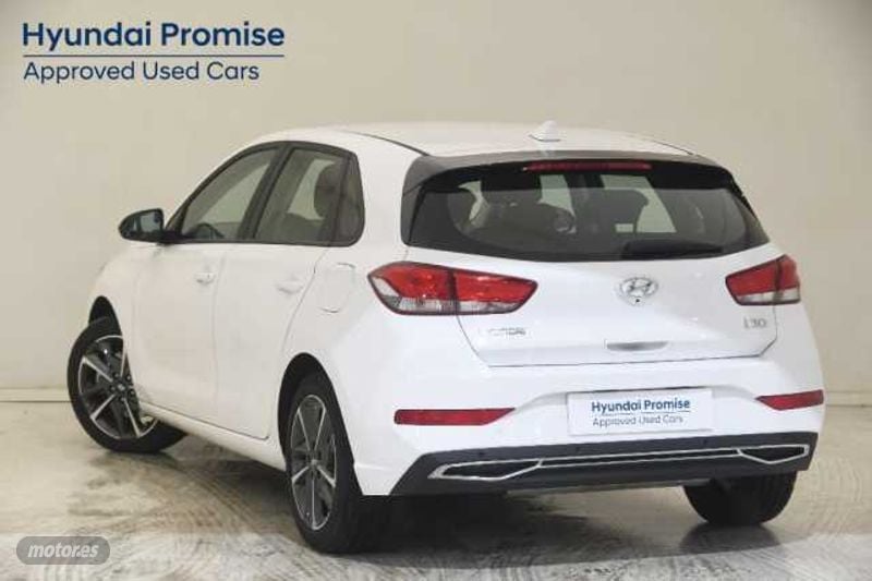 hyundai i30 1.5 dpi klass slx 110 de 2024 con 18.446 km por 19.900 eur. en alicante foto grande (3)
