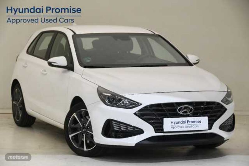 hyundai i30 1.5 dpi klass slx 110 de 2024 con 10.212 km por 19.900 eur. en alicante foto grande (2)