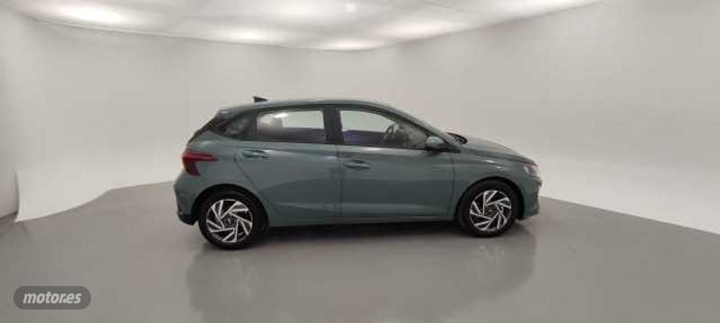 hyundai i20 1.0 tgdi klass 100 de 2024 con 13.453 km por 16.900 eur. en barcelona foto grande (3)