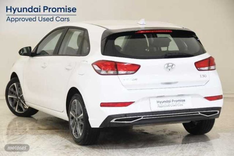 hyundai i30 1.5 dpi klass slx 110 de 2024 con 10.266 km por 19.990 eur. en asturias foto grande (3)