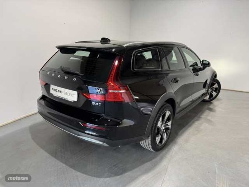 volvo v 60 2023 / 28.376km. foto grande (2)