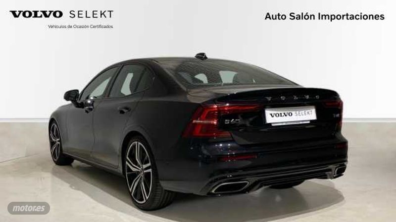 volvo s60 2024 / 19.665km. foto grande (2)