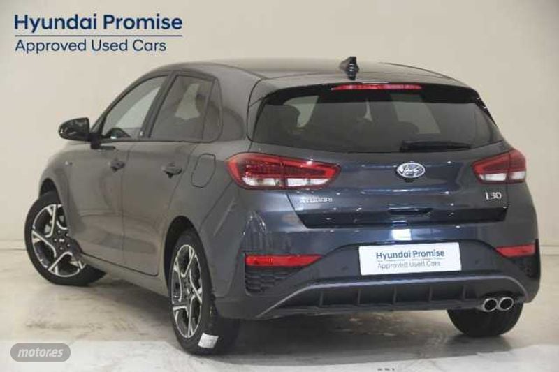 hyundai i30 1.0 tgdi n line 30a 120 de 2024 con 13.978 km por 21.900 eur. en valencia foto grande (3)