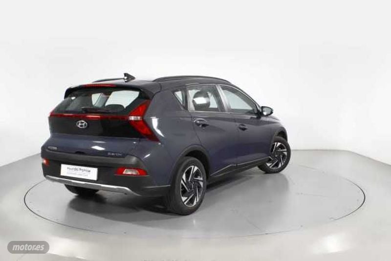 hyundai bayon 1.2 mpi maxx de 2024 con 13.755 km por 17.900 eur. en barcelona foto grande (2)