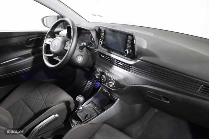 hyundai bayon 1.2 mpi maxx de 2024 con 13.755 km por 17.900 eur. en barcelona foto grande (3)