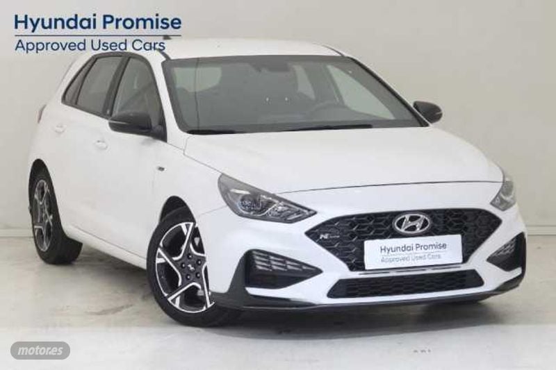 hyundai i30 1.0 tgdi n line 30a 120 de 2024 con 19.116 km por 20.700 eur. en granada foto grande (2)