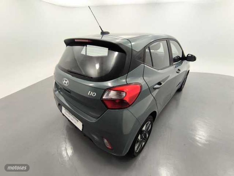 hyundai i10 1.0 mpi klass de 2024 con 8.515 km por 14.900 eur. en barcelona foto grande (2)