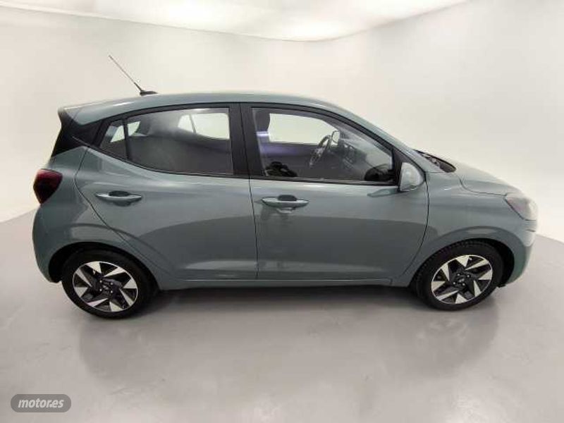 hyundai i10 1.0 mpi klass de 2024 con 8.515 km por 14.900 eur. en barcelona foto grande (3)
