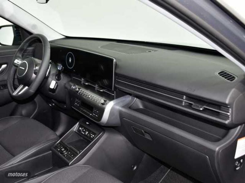 hyundai kona electric tecno 2c 204 de 2024 con 10.000 km por 37.990 eur. en cadiz foto grande (3)