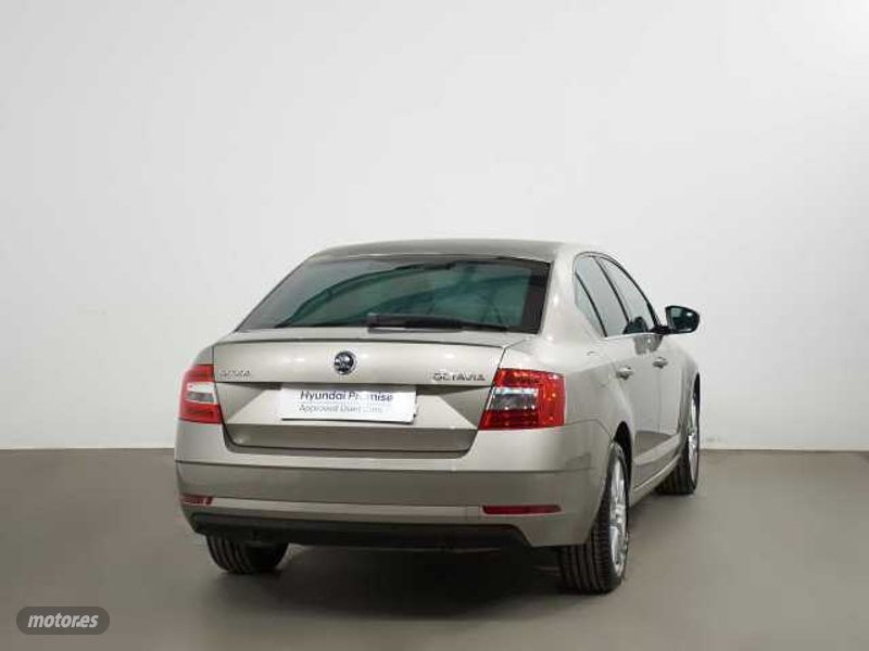 skoda octavia 1.5 tsi like dsg de 2019 con 60.000 km por 18.490 eur. en cadiz foto grande (2)