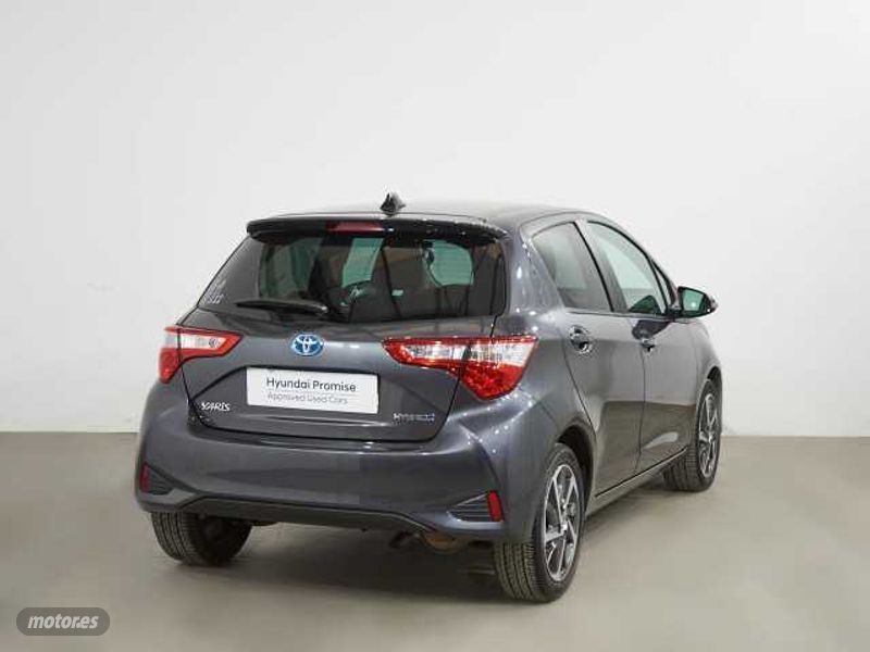 toyota yaris yaris 100h 1.5 feel! de 2019 con 37.085 km por 17.990 eur. en cadiz foto grande (2)