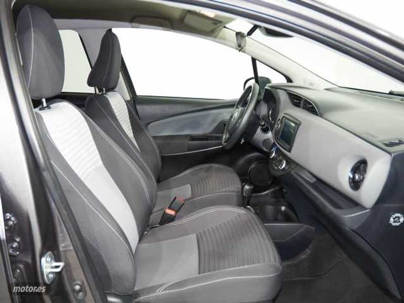 toyota yaris yaris 100h 1.5 feel! de 2019 con 37.085 km por 17.990 eur. en cadiz foto grande (3)