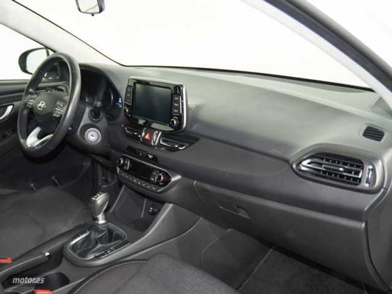 hyundai i30 2021 / 28.500km. foto grande (3)