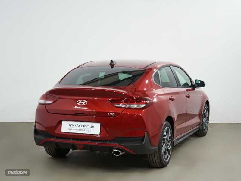 hyundai i30 1.0 tgdi n line 100 de 2025 con 5.000 km por 24.990 eur. en cadiz foto grande (2)
