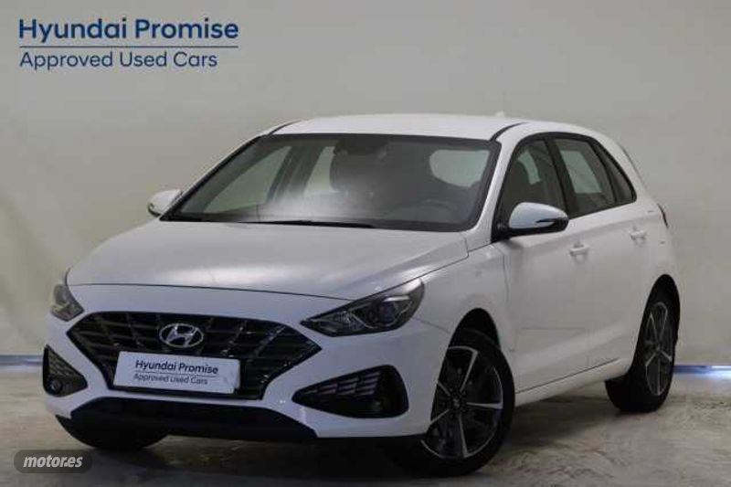Volvo xc40 con cierre centralizado  de segunda mano - Hyundai i30 1.5 DPI Klass SLX 110 de 2024 con 18.386 Km por 19.990 EUR. en Cadiz