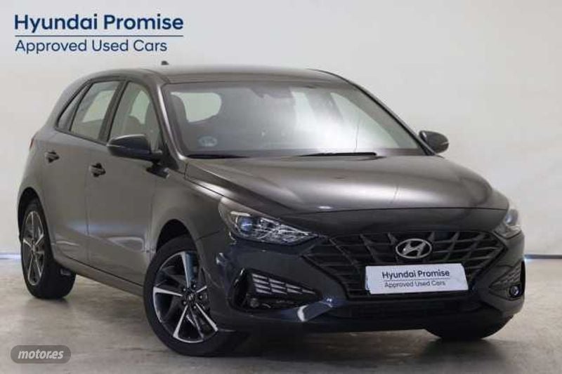 hyundai i30 1.5 dpi klass slx 110 de 2024 con 7.279 km por 19.990 eur. en cadiz foto grande (2)
