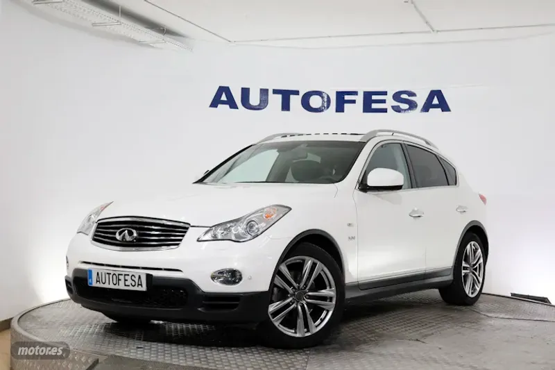 infiniti qx50 2016 / 73.100km.