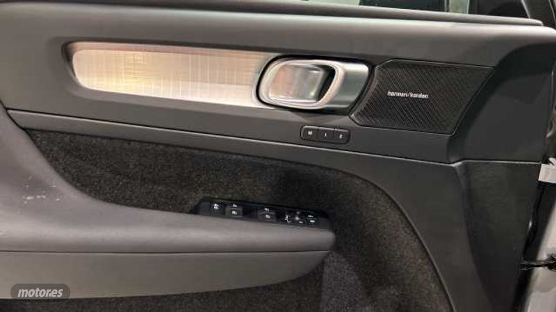 Volvo XC40 - foto 41