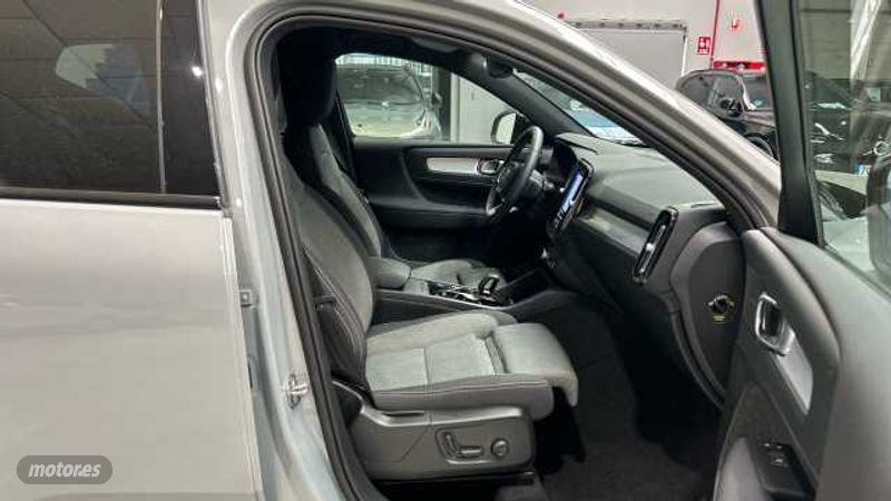 Volvo XC40 - foto 8
